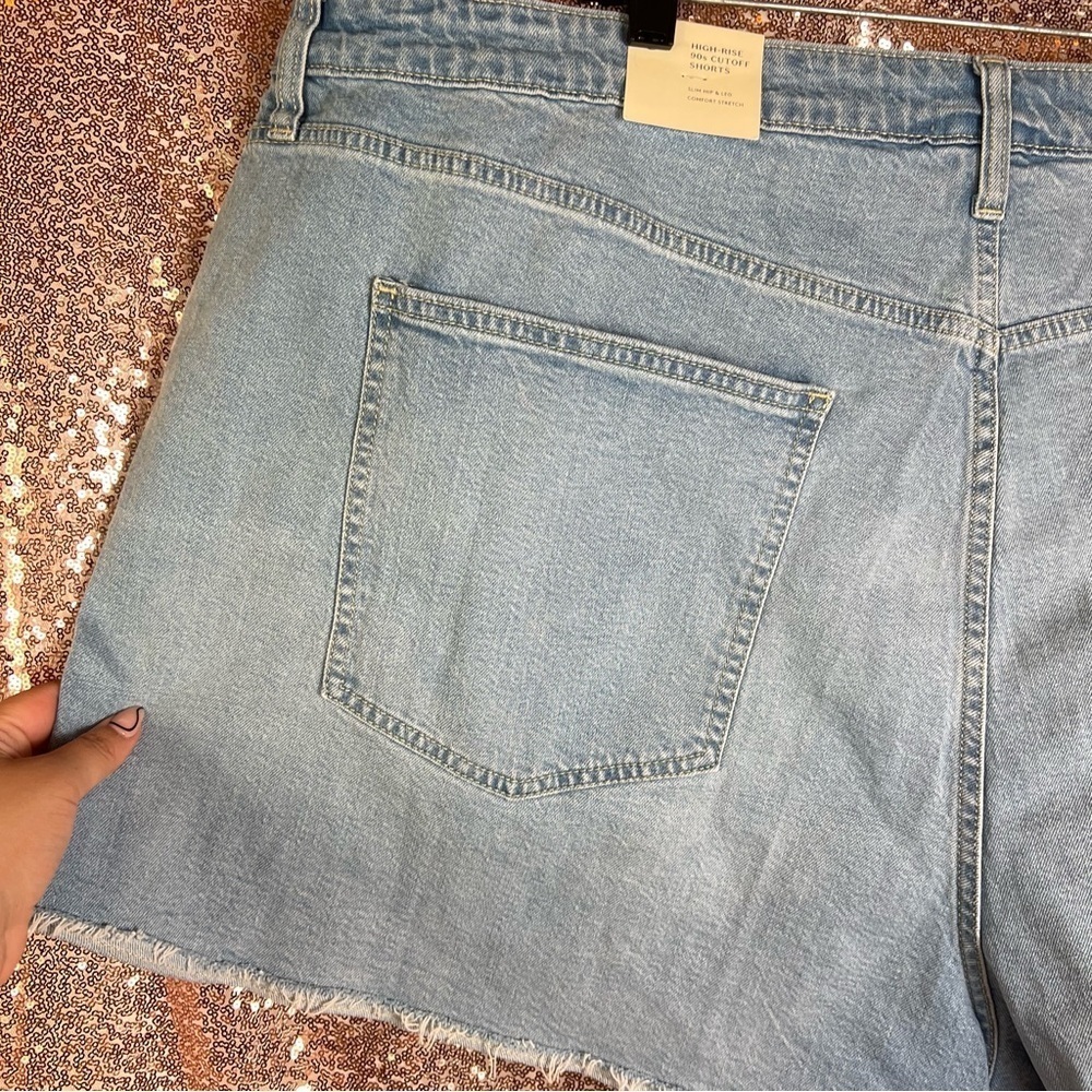 Universal Thread High-Rise 90s Light Blue Cut-Off Denim Shorts Size plus 26 NWT - Picture 10 of 11